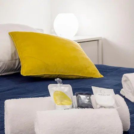 Casa Rosa Al Mare, Seafront Stay, Air Conditioning, Wi-fi, The Ideal Choice For A Relaxing And Exciting Coastal Escape, With Available On Request At 20,00 Euro Per Night Private Garage, Welcome Kit Priority, Prosecco And Canestrelli * Rapallo